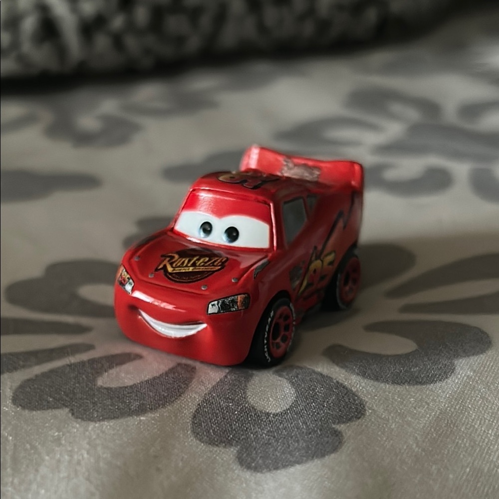Mattel Red Lightning McQueen Toy Car